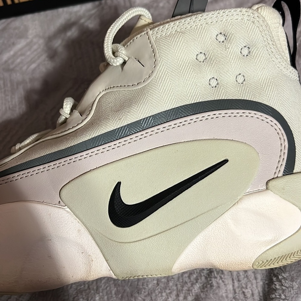 Shoes - Picture 3 of 7